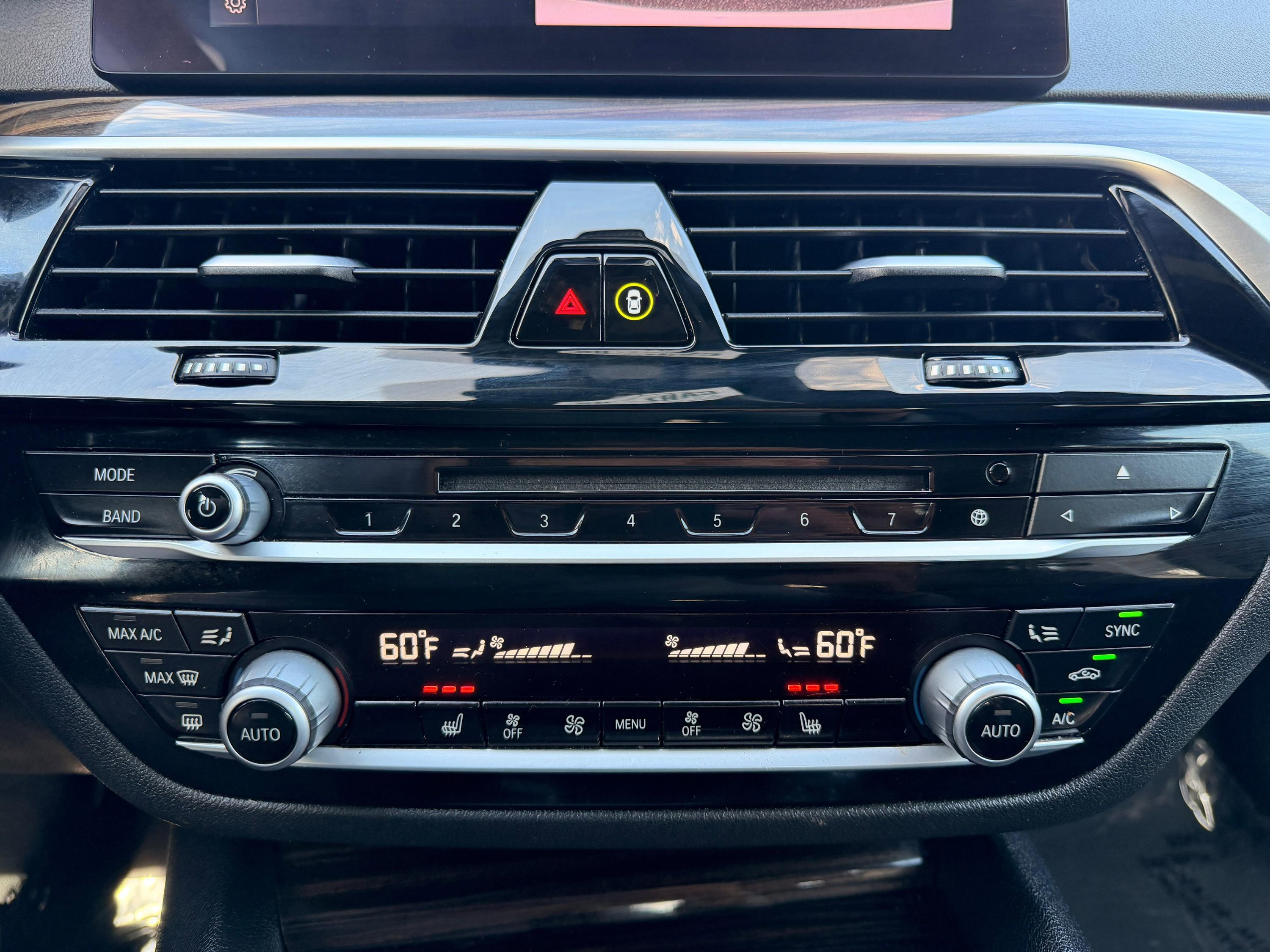 Used 2019 BMW 530i xDrive w/ Convenience Package AWD/4WD image 39