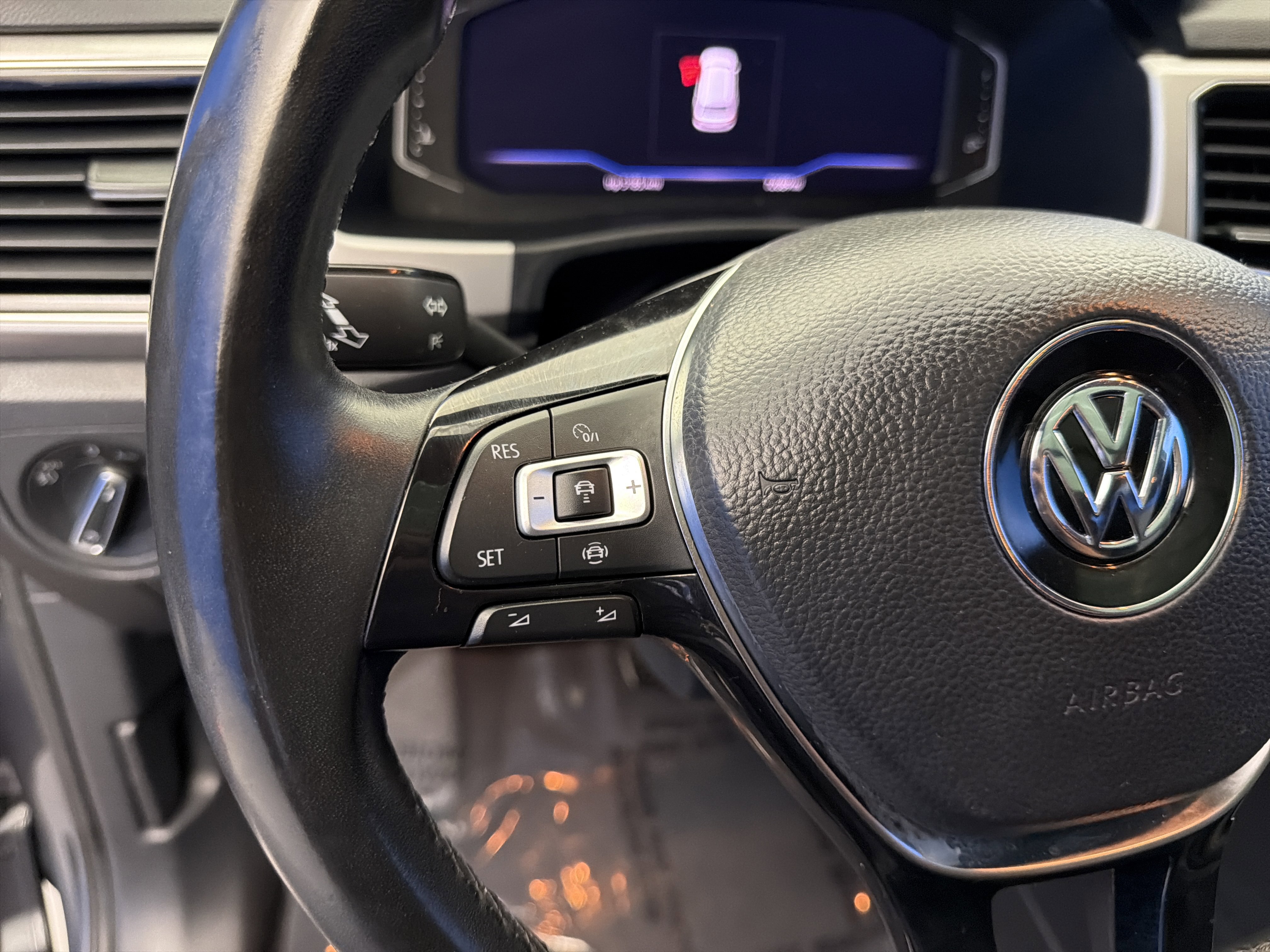 Used 2019 Volkswagen Atlas SEL AWD/4WD image 17
