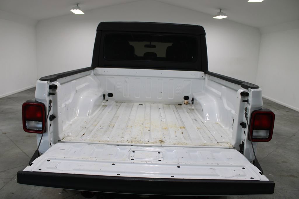 Used 2021 Jeep Gladiator Sport image 16