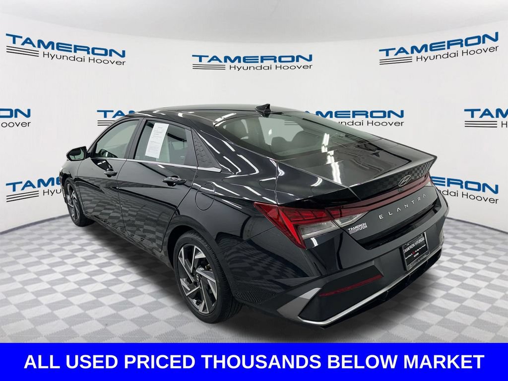 Used 2024 Hyundai Elantra SEL w/ Convenience Package FWD image 3