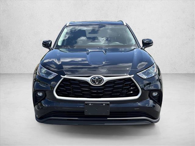 Certified 2026 Toyota Highlander XLE AWD/4WD image 2