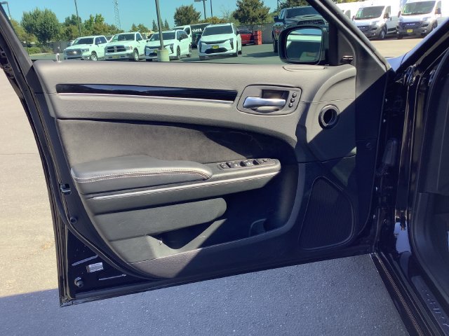 Used 2023 Chrysler 300 C RWD image 9