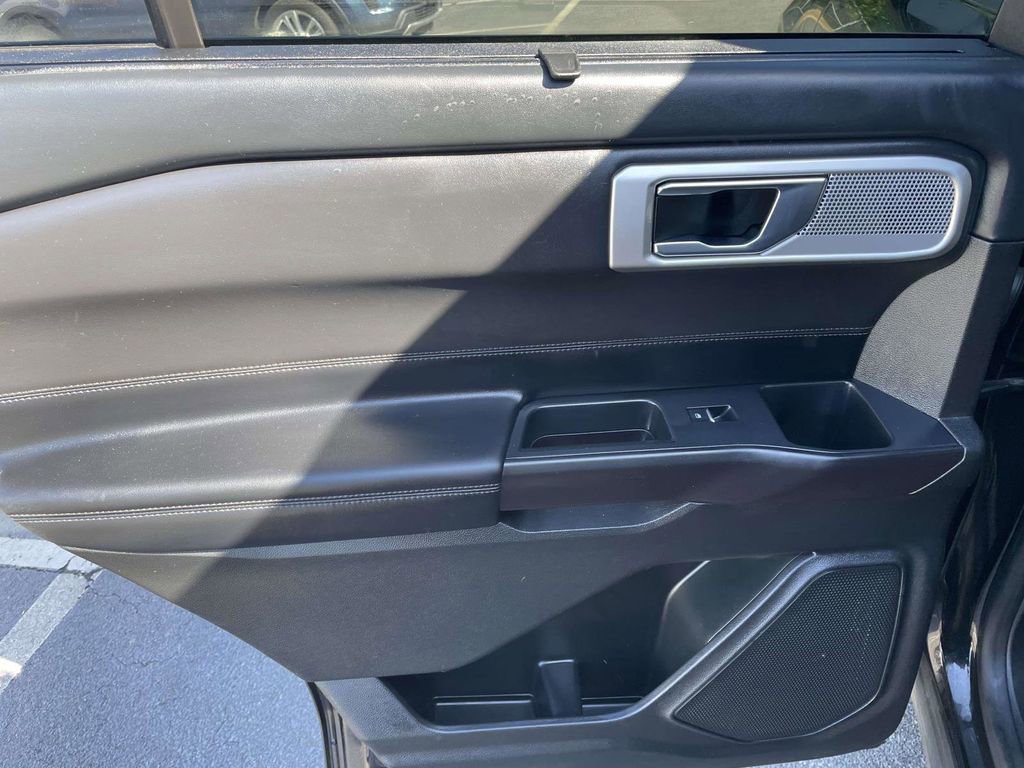 Used 2020 Ford Explorer Platinum AWD/4WD image 21