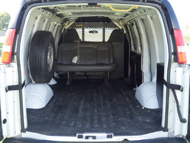 Used 2014 Chevrolet Express 2500 RWD image 7