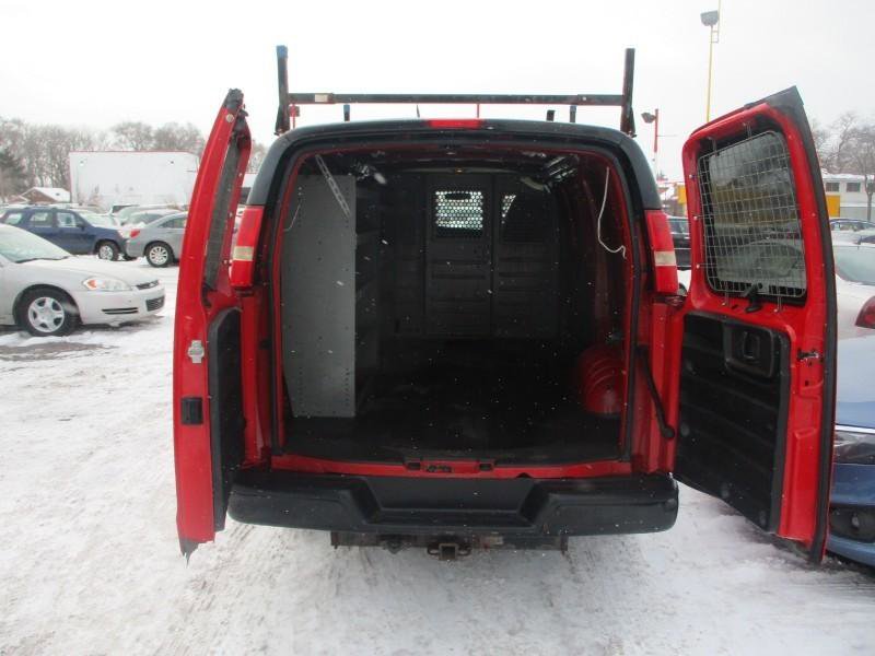 Used 2011 Chevrolet Express 1500 RWD image 6
