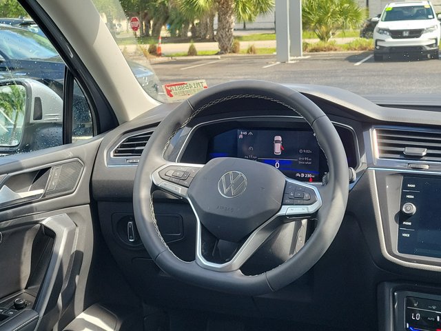 Certified 2023 Volkswagen Tiguan SE AWD/4WD image 3