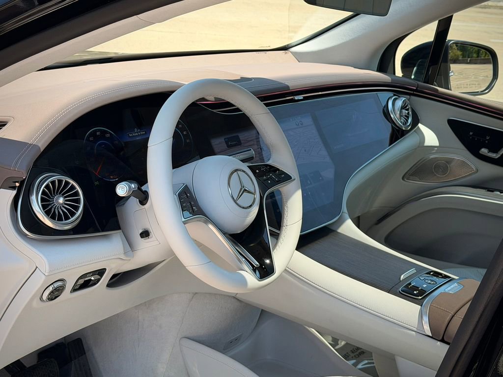 Used 2023 Mercedes-Benz EQS 580 4MATIC SUV image 17