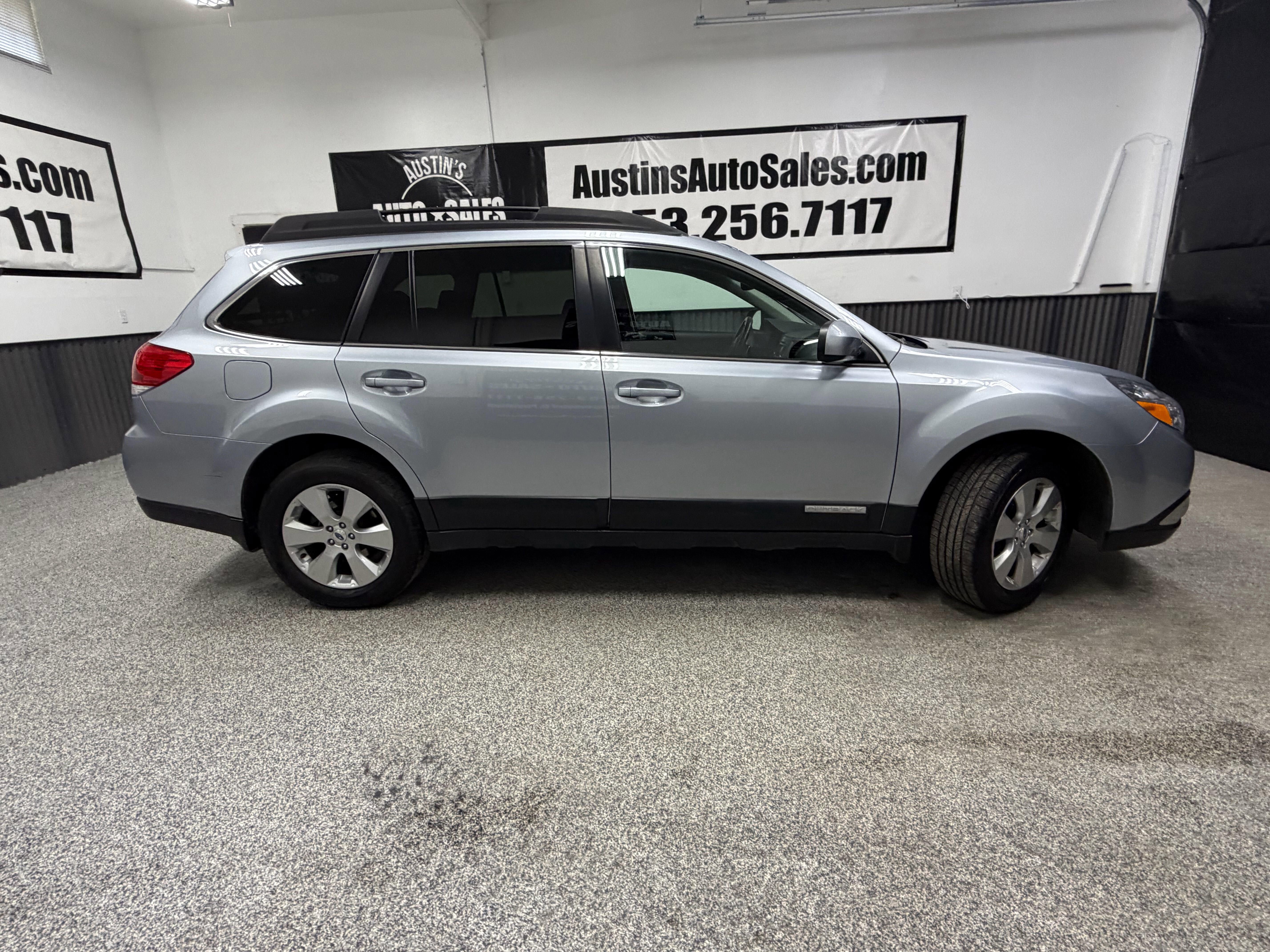 Used 2012 Subaru Outback 2.5i Limited image 2