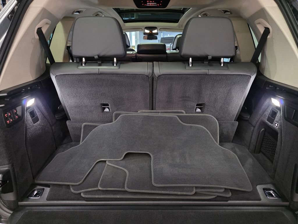 Used 2025 BMW X7 xDrive40i w/ Premium Package image 31