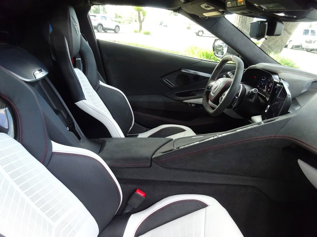 Certified 2023 Chevrolet Corvette Stingray Premium Cpe image 18