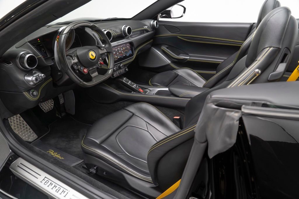 Used 2019 Ferrari Portofino image 12