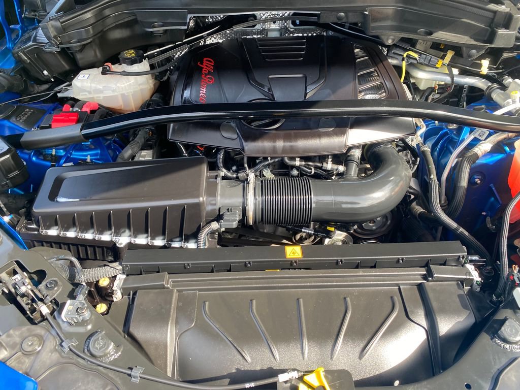 Used 2022 Alfa Romeo Stelvio Veloce image 36