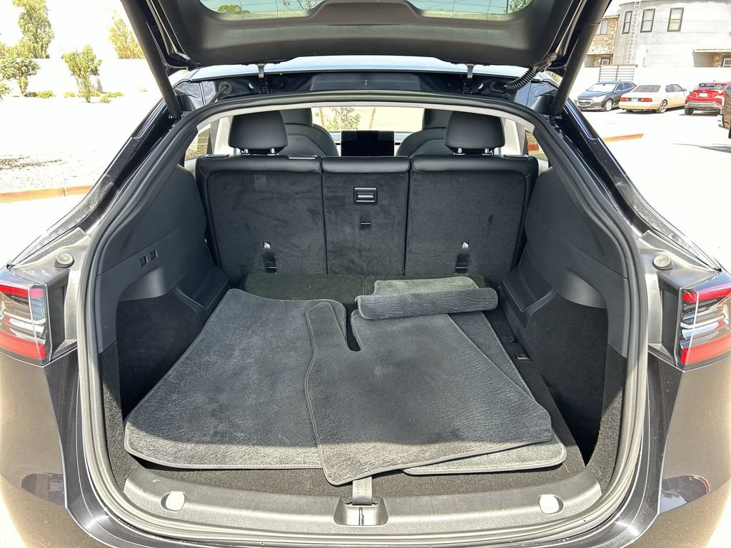 Used 2025 Tesla Model Y Long Range AWD/4WD image 26