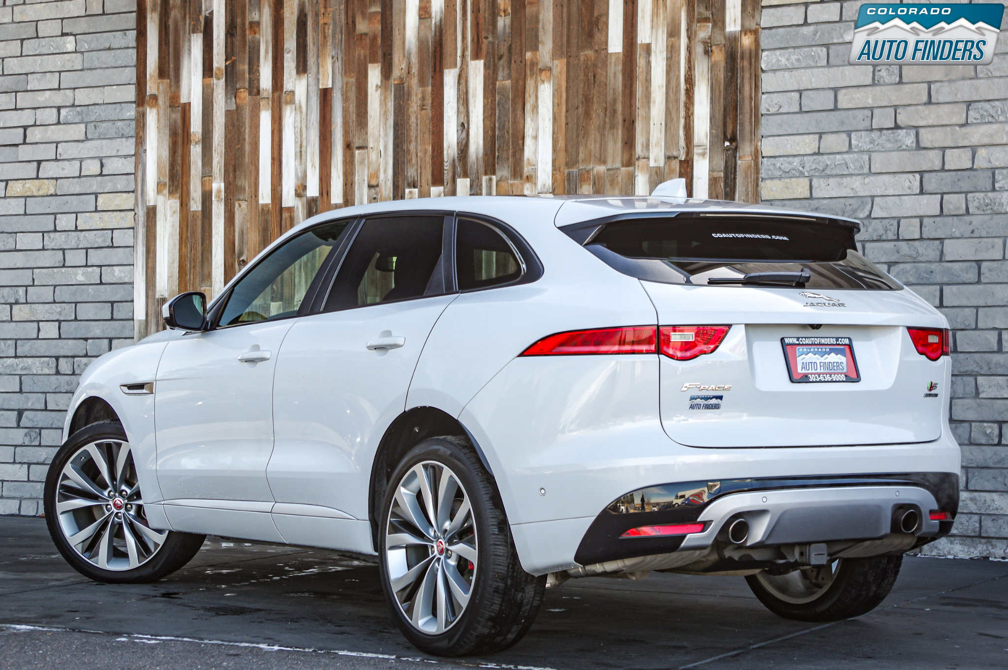 Used 2017 Jaguar F-PACE S image 4