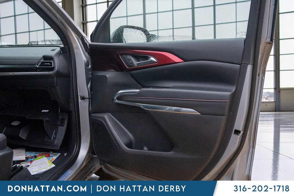 Used 2025 Chevrolet Traverse Z71 AWD/4WD image 25