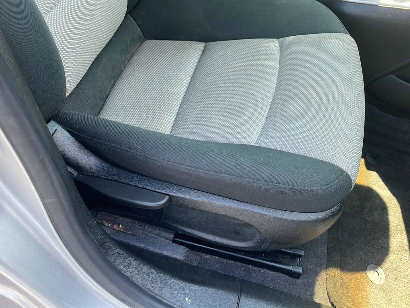 Used 2012 Chevrolet Cruze LS FWD image 27