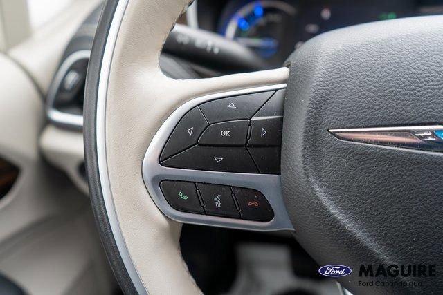 Used 2021 Chrysler Pacifica Limited w/ Uconnect Theater Family Group image 28