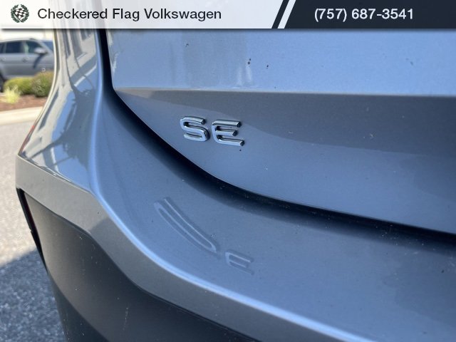 New 2025 Volkswagen Tiguan SE image 18