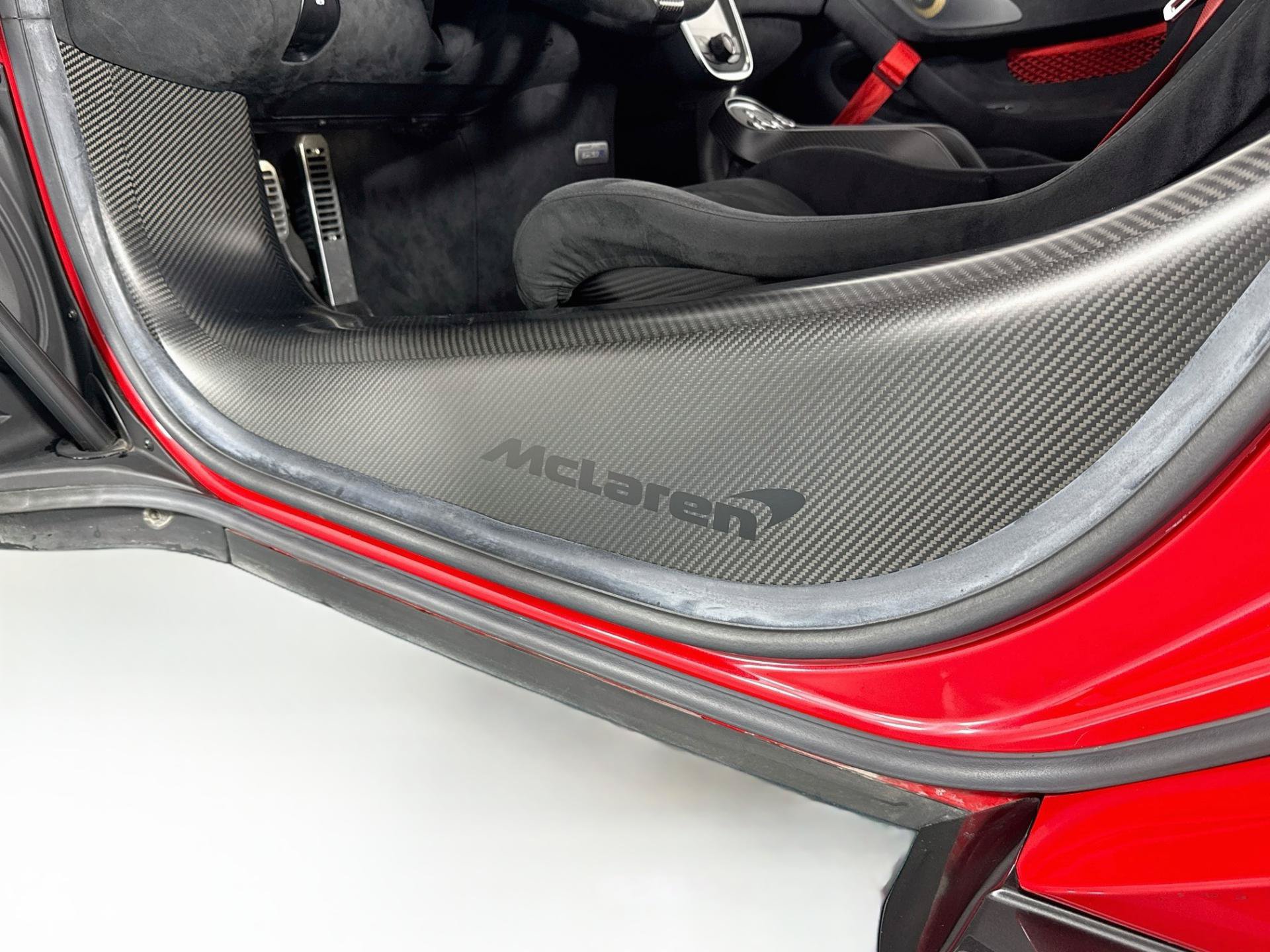 Used 2020 McLaren 620R RWD image 43