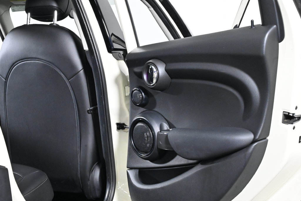 Used 2017 MINI Cooper 4-Door Hardtop FWD image 30