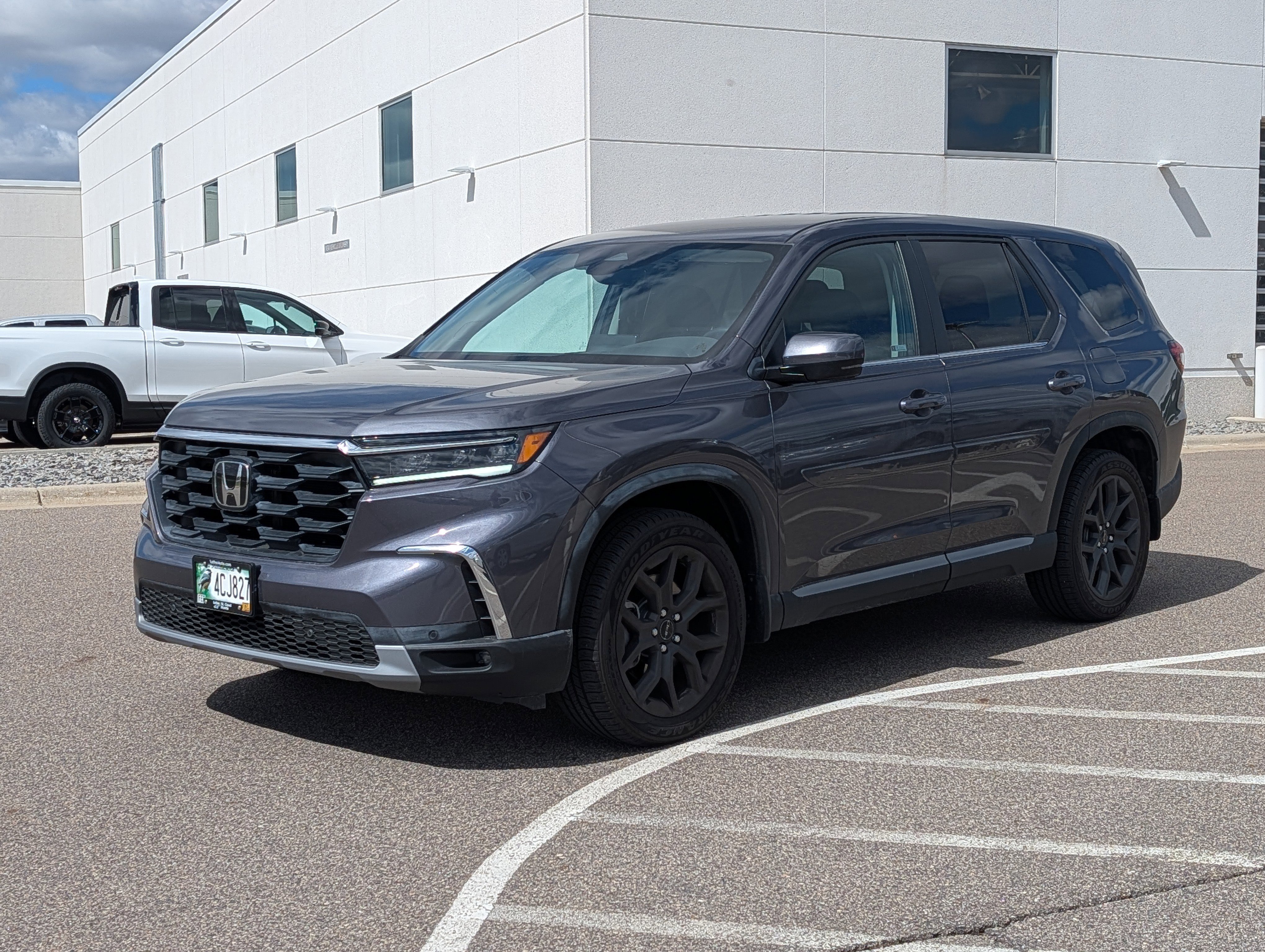 Used 2024 Honda Pilot EX-L image 2