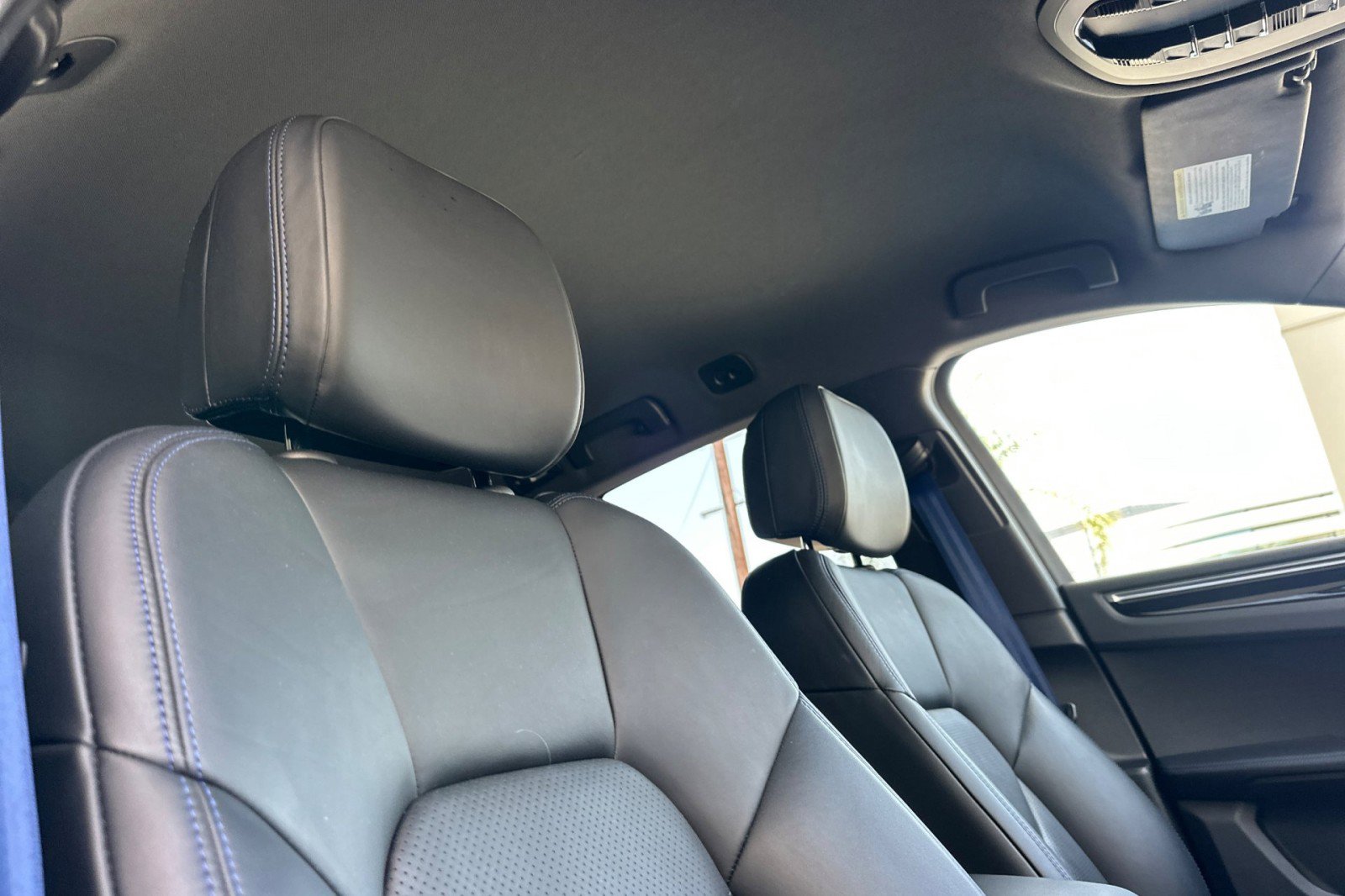 Certified 2022 Porsche Macan AWD/4WD image 17