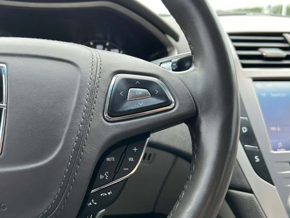 Used 2020 Lincoln MKZ Reserve w/ Monochromatic Package AWD/4WD image 19