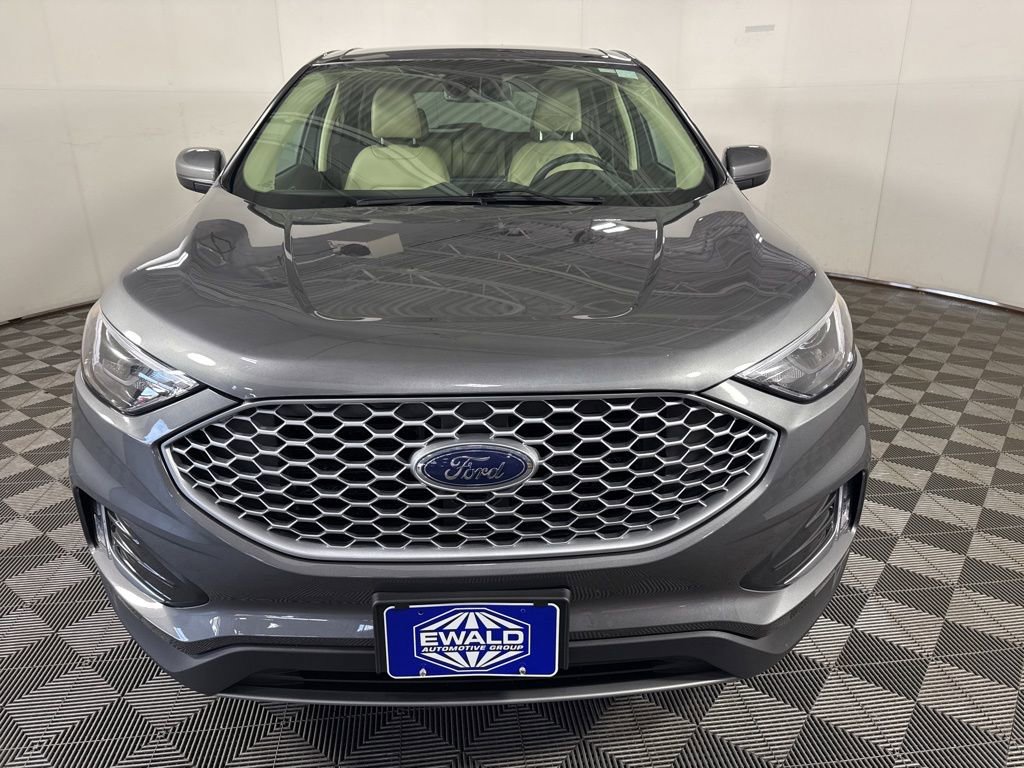 Used 2024 Ford Edge SEL w/ Convenience Package image 3