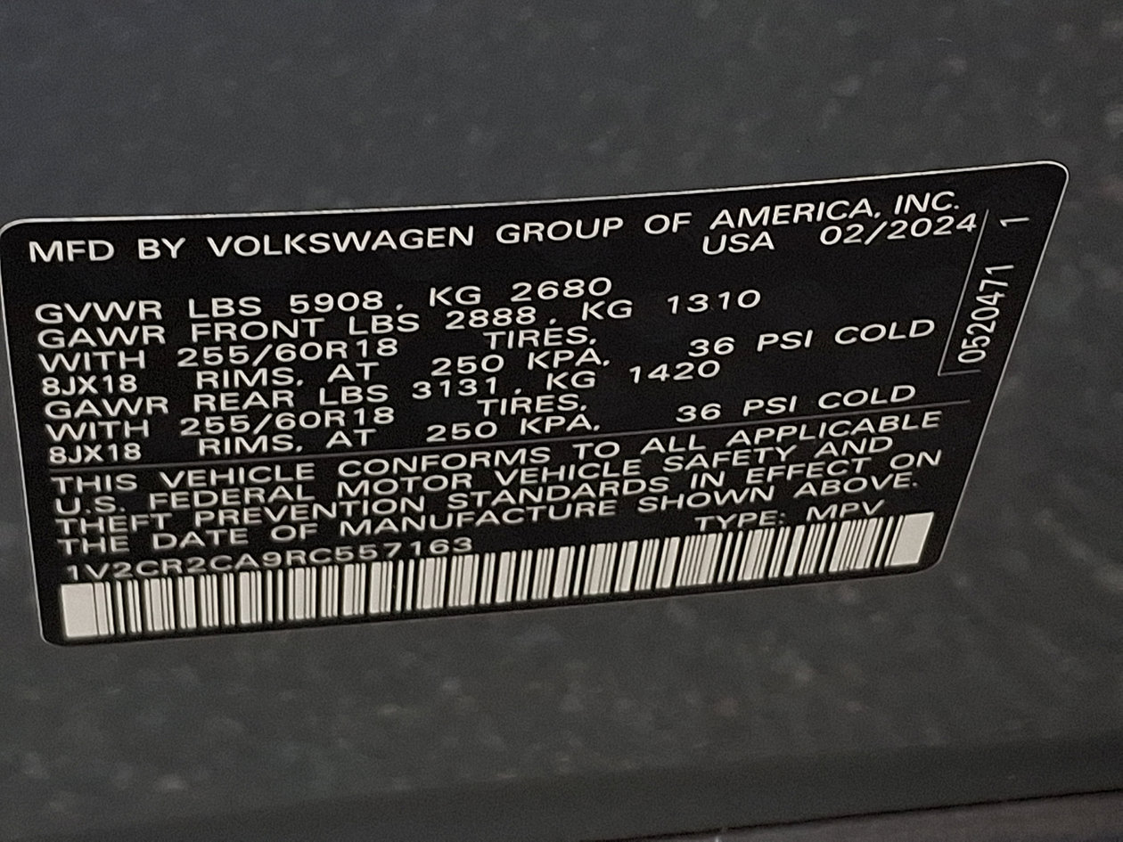 Used 2024 Volkswagen Atlas Peak Edition SE AWD/4WD image 29