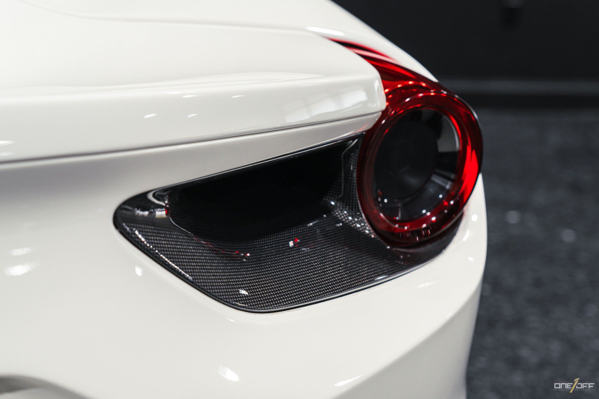 Used 2016 Ferrari 488 GTB RWD image 13