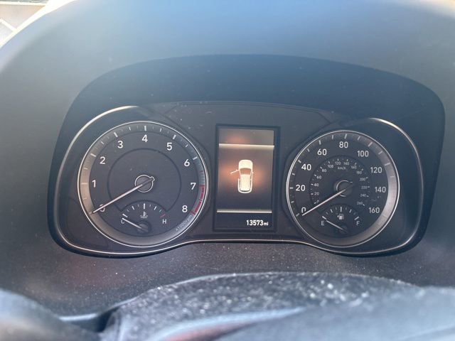 Used 2023 Hyundai Kona SE image 5