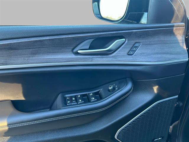 Used 2023 Jeep Grand Cherokee 30th Anniversary image 22