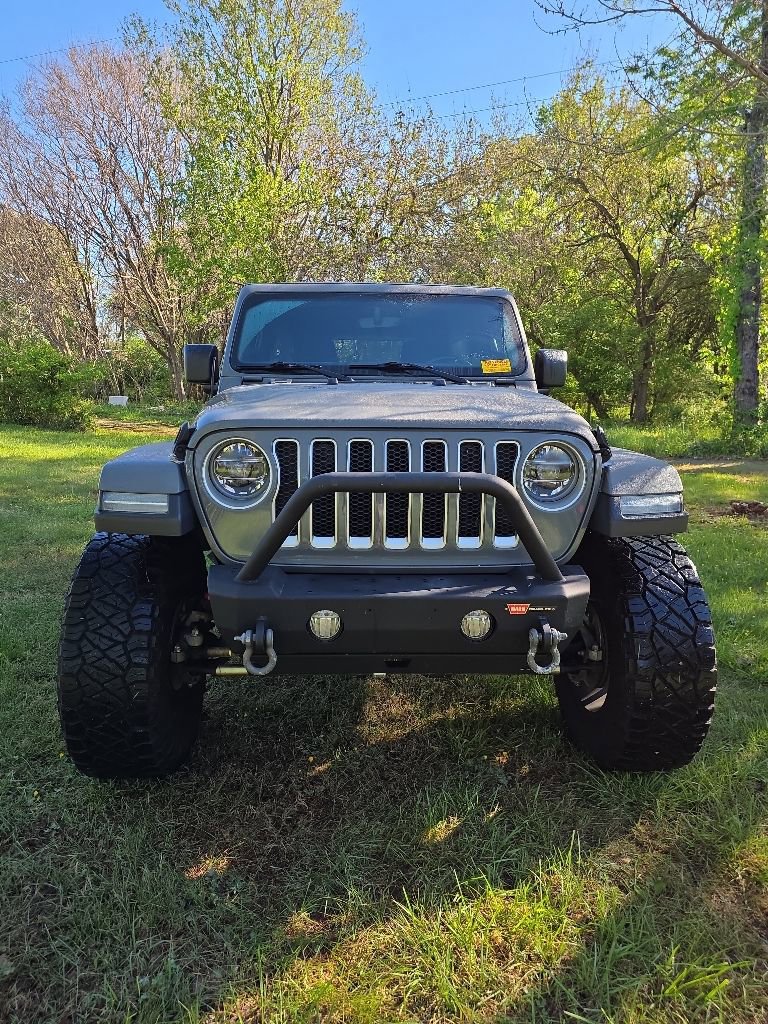 Used 2020 Jeep Wrangler Unlimited Sahara AWD/4WD image 2