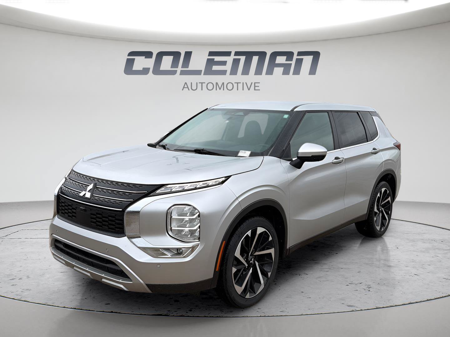 Used 2024 Mitsubishi Outlander SE