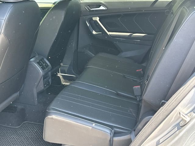 Used 2023 Volkswagen Tiguan SE R-Line image 20