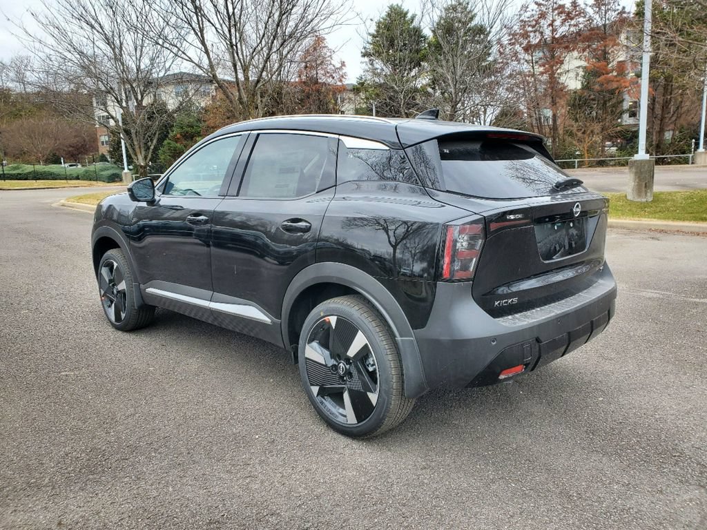 New 2026 Nissan Kicks SR w/ SR Premium Package FWD image 3