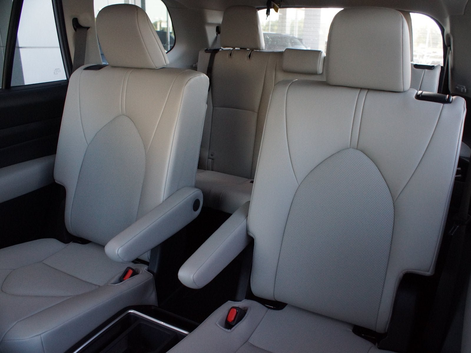 New 2026 Toyota Grand Highlander XLE FWD image 30