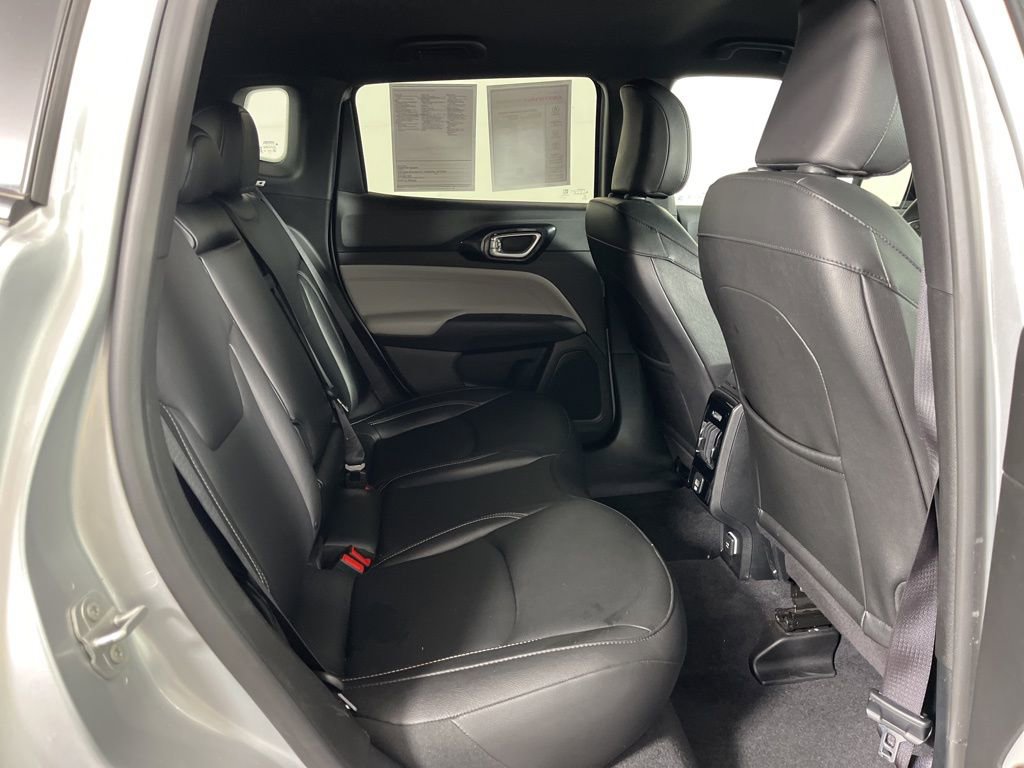 Used 2025 Jeep Compass Limited AWD/4WD image 8