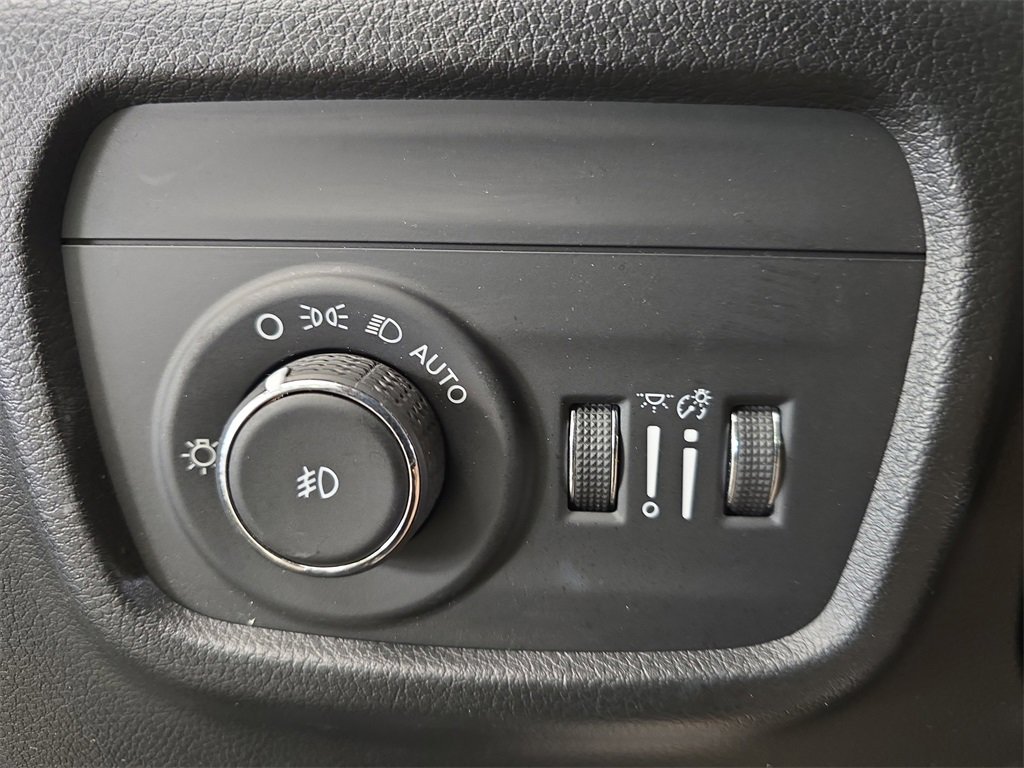Used 2023 Jeep Grand Cherokee L Summit w/ Advanced Protech Group IV image 29