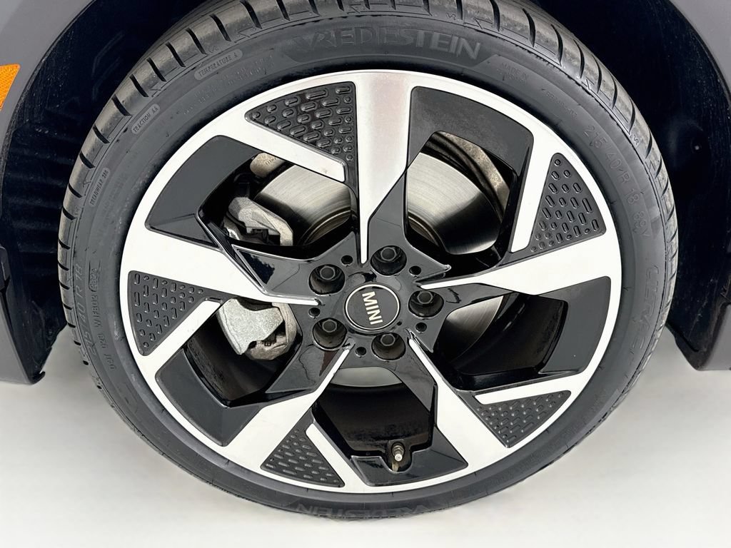 Certified 2026 MINI Cooper 4-Door Hardtop FWD image 32
