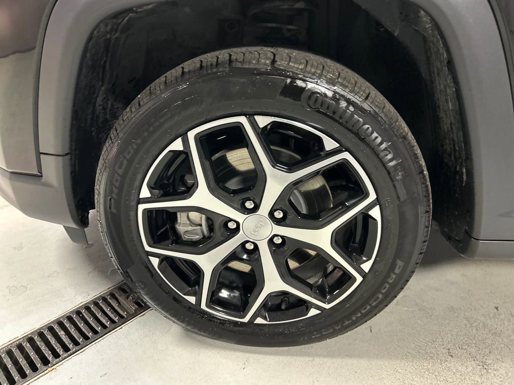 Used 2024 Jeep Compass Limited image 9