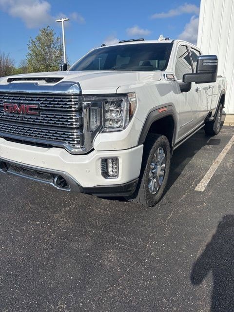 Used 2023 GMC Sierra 3500 Denali w/ Denali Ultimate Package image 3