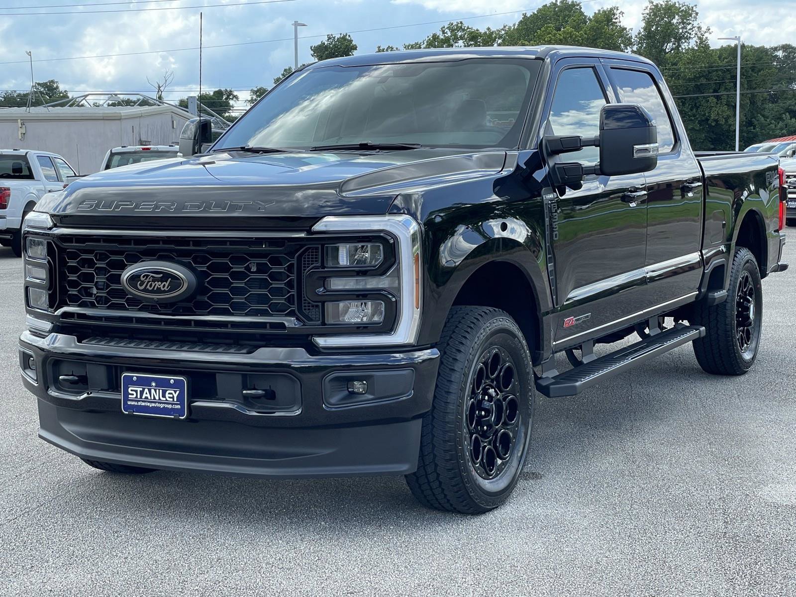 New 2025 Ford F350 Lariat w/ Black Appearance Package image 3