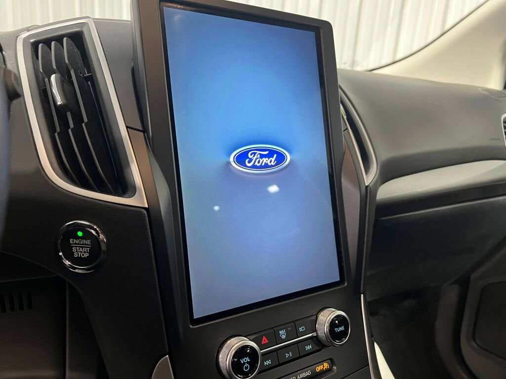Used 2022 Ford Edge SE w/ Cargo Accessory Package image 8