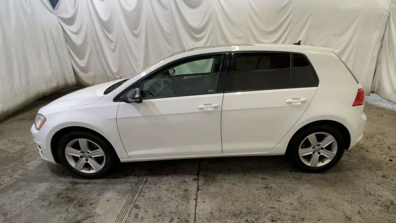 Used 2017 Volkswagen Golf Wolfsburg Edition image 5