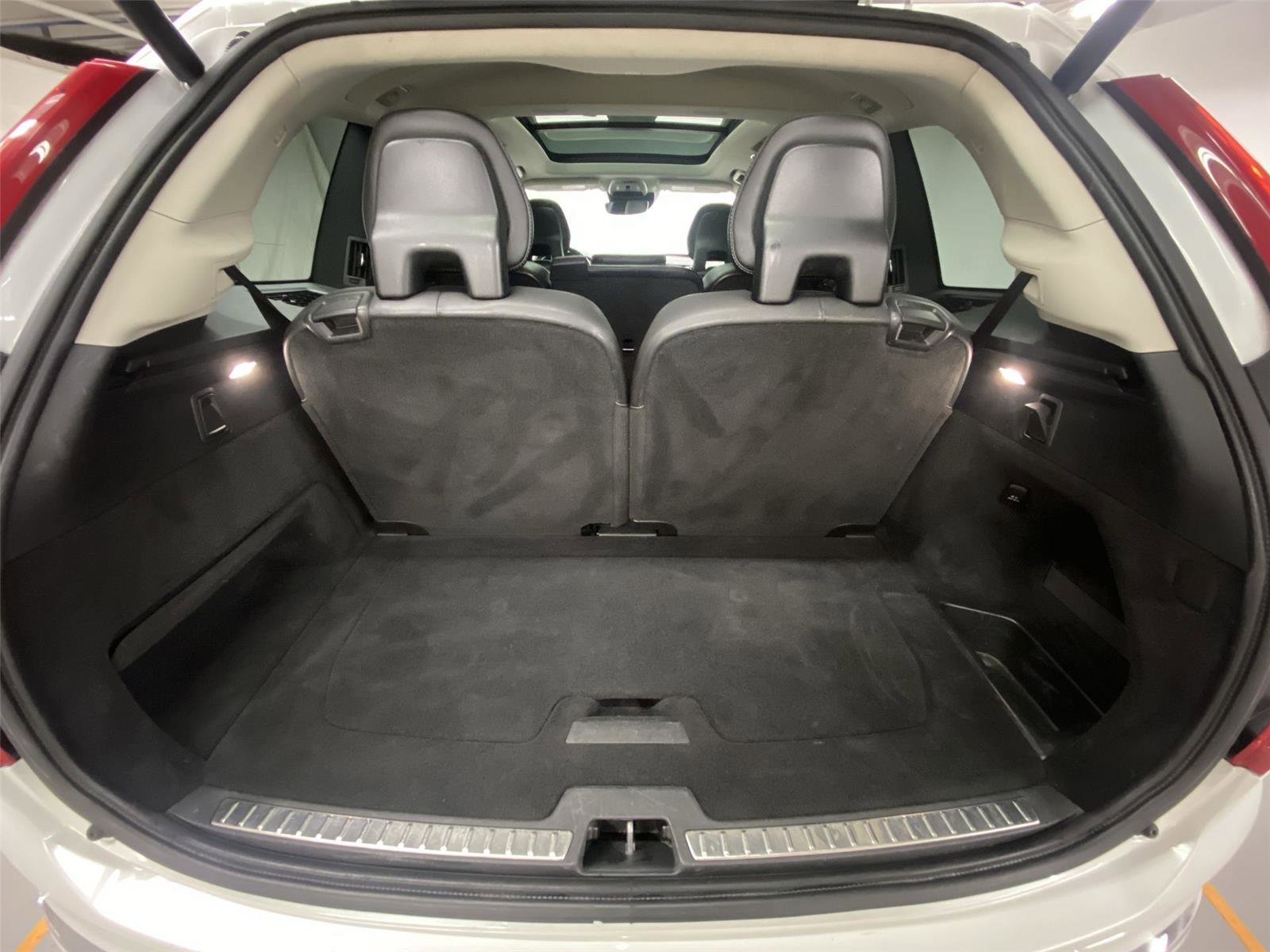 Used 2016 Volvo XC90 T8 Inscription AWD/4WD image 25