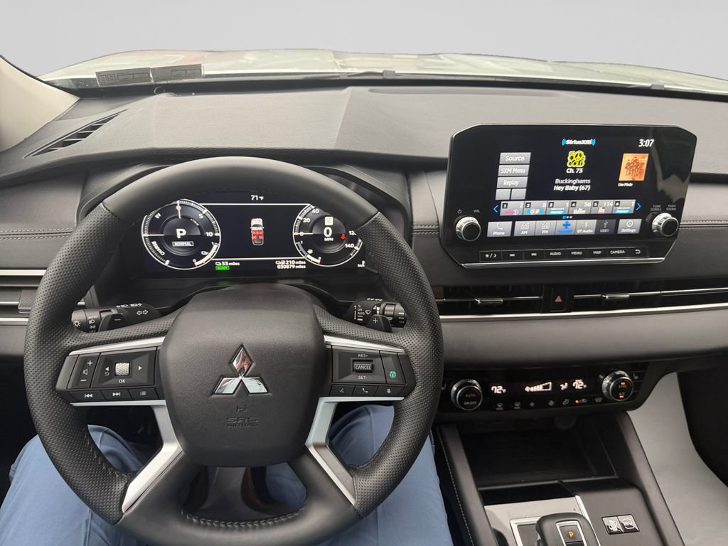 Used 2024 Mitsubishi Outlander 4WD Plug-In Hybrid image 22