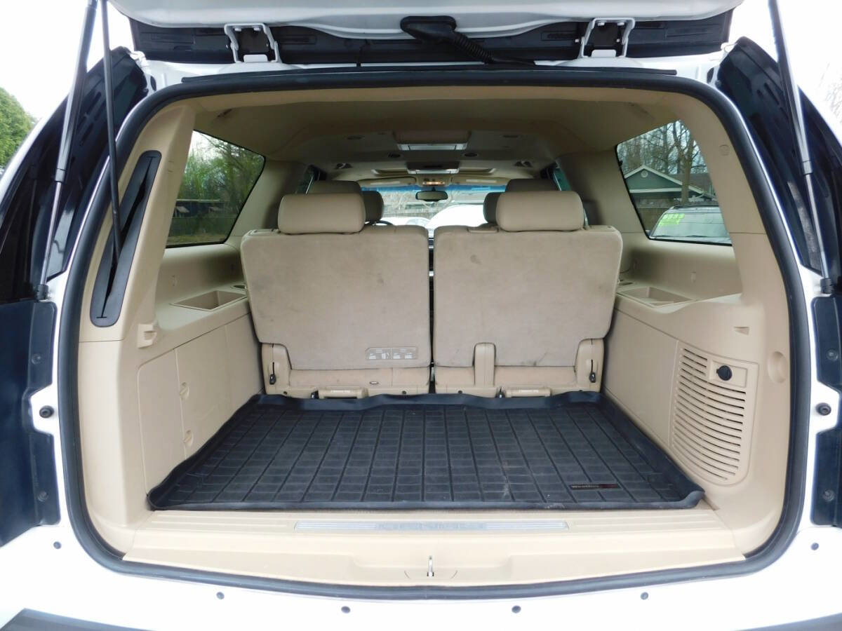 Used 2011 GMC Yukon XL Denali image 5