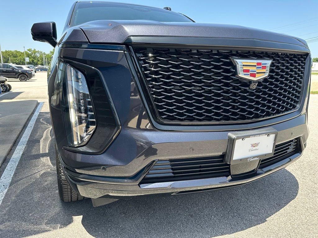 Used 2025 Cadillac Escalade Sport RWD image 5