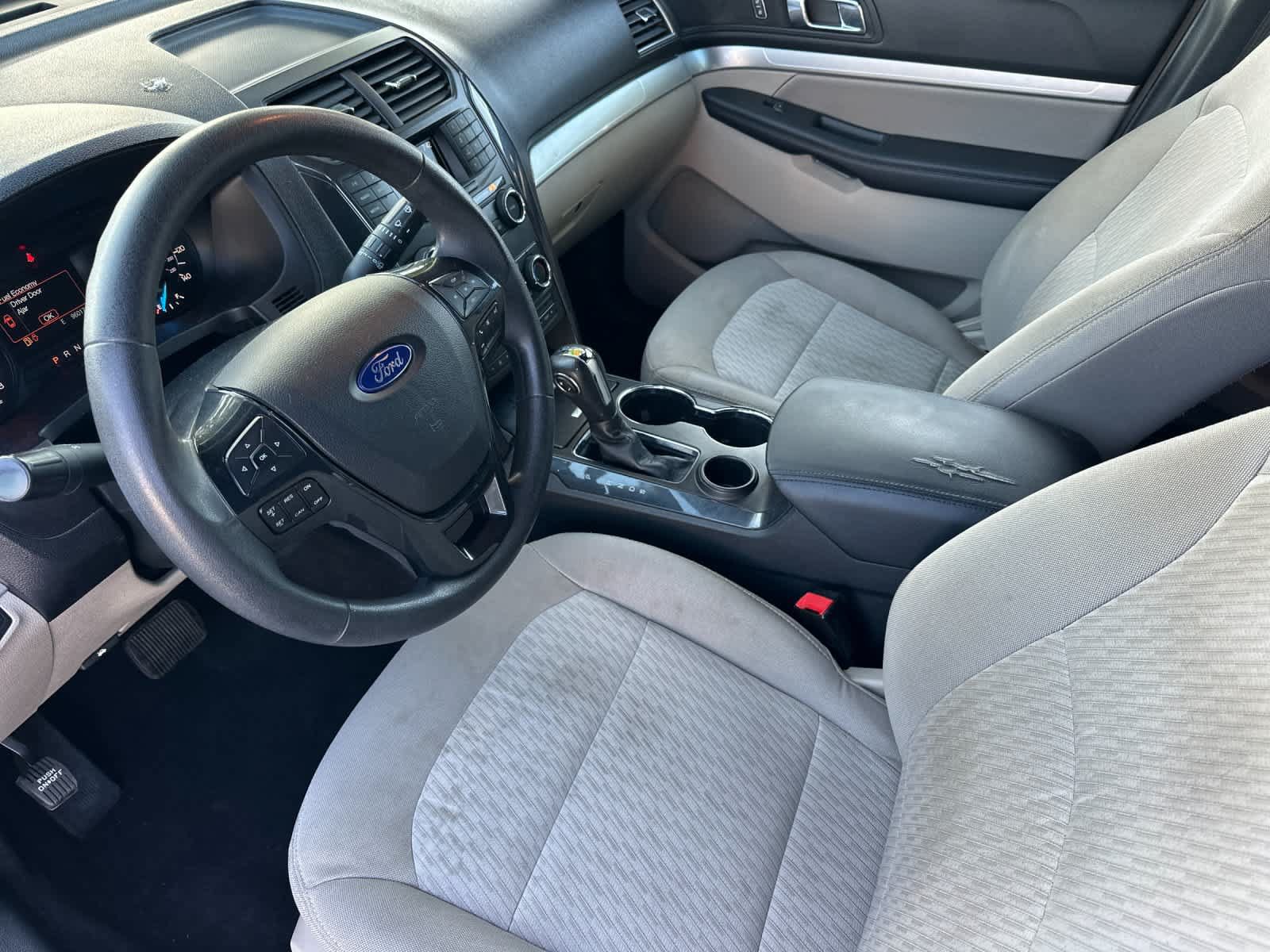 Used 2018 Ford Explorer FWD image 12